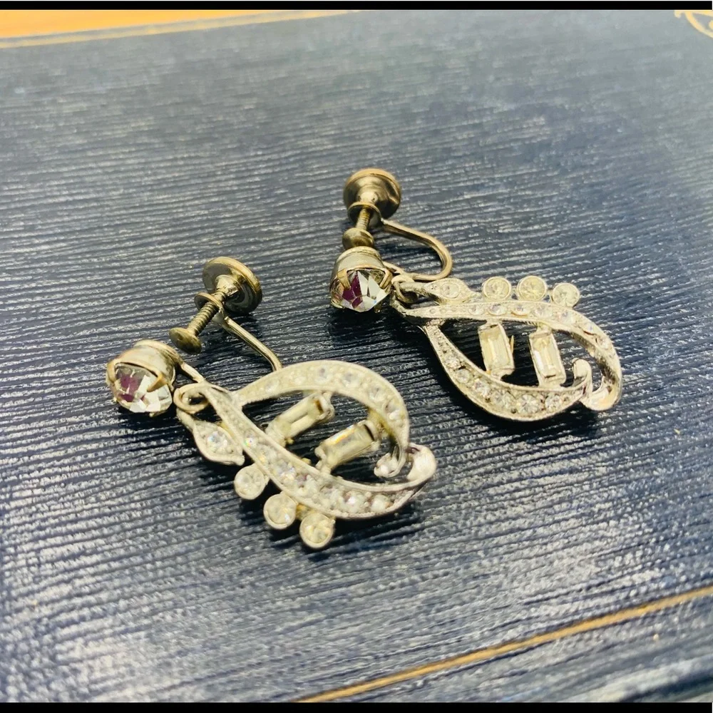 Vintage rhinestone dangles clip on earrings costume jewelry screw back silver